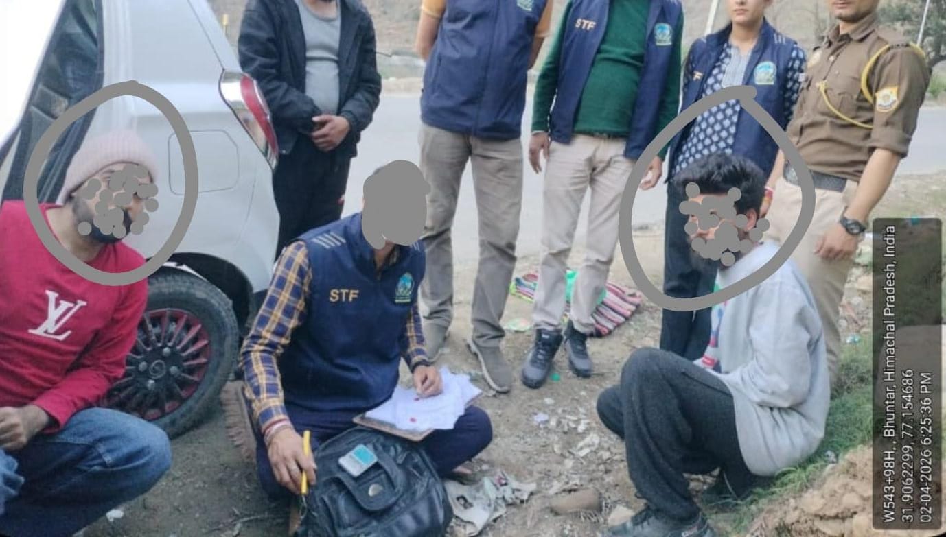 Chitta Smugglers Kullu